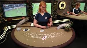মোবাইলে 622bet হোমপেজ দেখার দৃশ্য